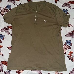 Abercrombie and Fitch tee